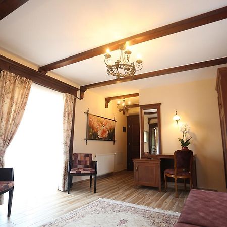 Vila Dante Boutique Hotel Tushemisht Εξωτερικό φωτογραφία