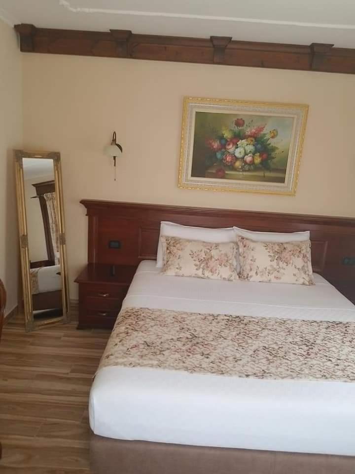 Vila Dante Boutique Hotel Tushemisht Δωμάτιο φωτογραφία