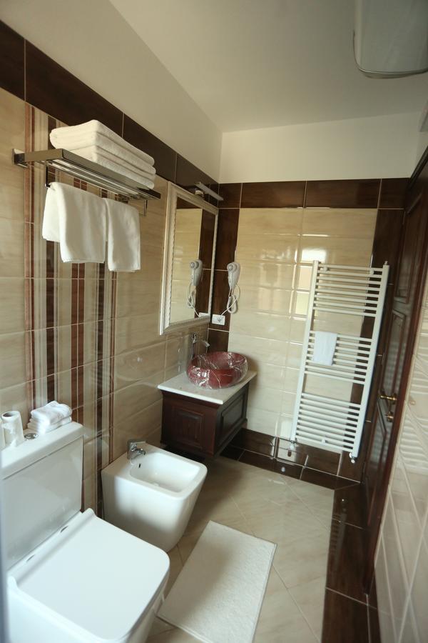 Vila Dante Boutique Hotel Tushemisht Εξωτερικό φωτογραφία